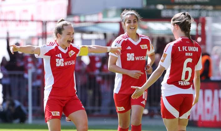 Celine Frank jubelt nach 6:1 mit Dina Orschmann, Nele Bauereisen Freude Emotion Jubel Fußball Fussball 2. Bundesliga Damen Frauen Saison 2024 2025 27.04.2025 1.FC Union Berlin vs. Borussia Mönchengladbach BMG DFL regulations prohibit any use of photographs as image sequences and or quasi-video