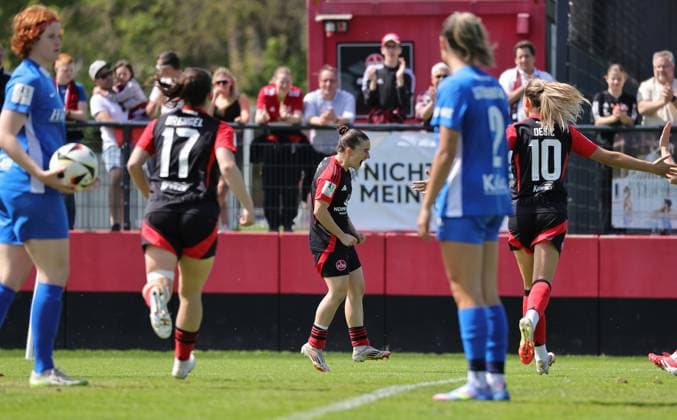 27.04.2025 - Fussball - Saison 2024 2025 - 2. Frauen - Fussball - Bundesliga - 23. Spieltag: 1. FC Nürnberg FCN ( Club Clubfrauen ) - SV Meppen - Sportfoto Zink DaMa - xdaxmax - Jubel Freude Torjubel nach Tor zum 1:0 - Marina Scholz (7, 1. FC Nürnberg FCN ) jubelt freut sich - Torschütze: Marina Scholz (7, 1. FC Nürnberg FCN )