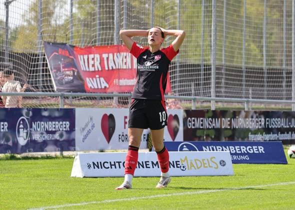 27.04.2025 - Fussball - Saison 2024 2025 - 2. Frauen - Fussball - Bundesliga - 23. Spieltag: 1. FC Nürnberg FCN ( Club Clubfrauen ) - SV Meppen - Sportfoto Zink DaMa - xdaxmax - Medina Desic (10, 1. FC Nürnberg FCN ) enttäuscht Enttäuschung nach vergebener Chance