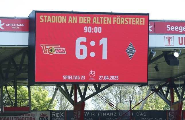 Anzeigetafel mit Endergebnis 6:1 Fußball Fussball 2. Bundesliga Damen Frauen Saison 2024 2025 27.04.2025 1.FC Union Berlin vs. Borussia Mönchengladbach BMG DFL regulations prohibit any use of photographs as image sequences and or quasi-video