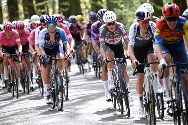 Liege Bastogne Liege 2025 Cycling Race LIEGE, BELGIUM - APRIL 27 : Hermans Quinten (BEL) of Alpecin-Deceuninck in action during the 111th edition of Liege Bastogne Liege an UCI World Tour 1.UWT cycling race for Men Elite of 252 km with start and finish in Liege on April 27, 2025 in Liege, Belgium, 27-04-25 ( Motordriver Guy De Vuyst - Liege Belgium  Copyright: xPeterxDexVoechtx