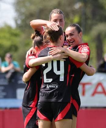 27.04.2025 - Fussball - Saison 2024 2025 - 2. Frauen - Fussball - Bundesliga - 23. Spieltag: 1. FC Nürnberg FCN ( Club Clubfrauen ) - SV Meppen - Sportfoto Zink DaMa - xdaxmax - Jubel Freude Torjubel nach Tor zum 2:0 - Nastassja Lein (24, 1. FC Nürnberg FCN ) und Mannschaft Team jubelt freut sich - Torschütze: Nastassja Lein (24, 1. FC Nürnberg FCN )
