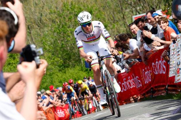 Liege Bastogne Liege 2025 Cycling Race LIEGE, BELGIUM - APRIL 27 : Pogacar Tadej (SLO) of UAE Team Emirates - XRG in action in La Redoute during the 111th edition of Liege Bastogne Liege an UCI World Tour 1.UWT cycling race for Men Elite of 252 km with start and finish in Liege on April 27, 2025 in Liege, Belgium, 27-04-25 ( Motordriver Guy De Vuyst - Liege Belgium  Copyright: xEtiennexGarnierx