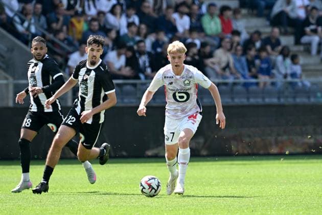 Angers SCO v LOSC Lille - Ligue 1 McDonald s 2024 2025 12 Zinedine OULD KHALED (sco) - 07 Hakon Arnar HARALDSSON (losc) during the Ligue 1 McDonald s match between Angers and Lille at Stade Raymond Kopa on April 27, 2025 in Angers, France. Angers France  Copyright: xFEPx 776313174