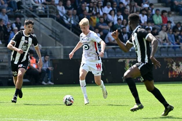 Angers SCO v LOSC Lille - Ligue 1 McDonald s 2024 2025 12 Zinedine OULD KHALED (sco) - 07 Hakon Arnar HARALDSSON (losc) during the Ligue 1 McDonald s match between Angers and Lille at Stade Raymond Kopa on April 27, 2025 in Angers, France. Angers France  Copyright: xFEPx 776313174