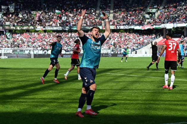 Jan Thielmann (1. FC Koeln) gestikuliert, gestik waehrend des Spiels der 2. Bundesliga zwischen Hannover 96 und 1. FC Köln in der Heinz von Heiden Arena am 27. April 2025 in Hannover, Deutschland. (Foto von Ralf Treese DeFodi Images) +++ Jan Thielmann (1. FC Koeln) gestures during the 2. Bundesliga match between Hannover 96 and 1. FC Köln at Heinz von Heiden Arena on April 27, 2025 in Hanover, Germany. (Photo by Ralf Treese DeFodi Images) DFB DFL REGULATIONS PROHIBIT ANY USE OF PHOTOGRAPHS AS IMAGE SEQUENCES AND OR QUASI-VIDEO. (Photo by Ralf Treese DeFodi Images)