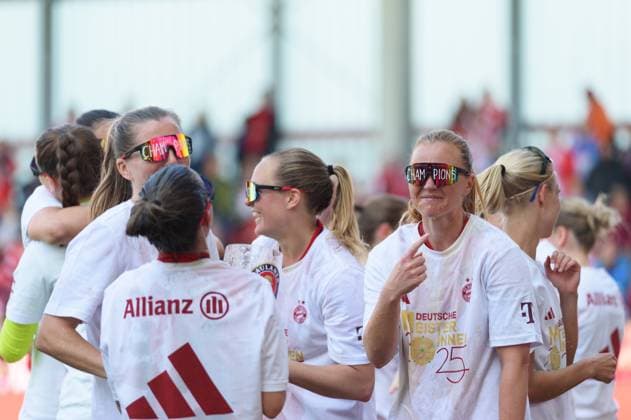 Beer showered Glodis Viggosdottir (4 FC Bayern Munich) after the Google Pixel Frauen Bundesliga match between FC Bayern Munich and SC Freiburg at FC Bayern Campus, Munich, Germany. (Sven Beyrich SPP) Copyright: xSvenxBeyrich SPPx spp-en-SvBe-20250427-D4S_0462