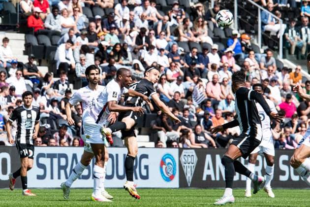 FOOTBALL : SCO Angers vs Lille OSC - Ligue 1 - JournÃ e 31 - 27 04 2025 Esteban Lepaul (ANGERS SCO) BafodÃ DiakitÃ (Lille OSC) AngersFrance  Copyright: xBaptistexAutissierx