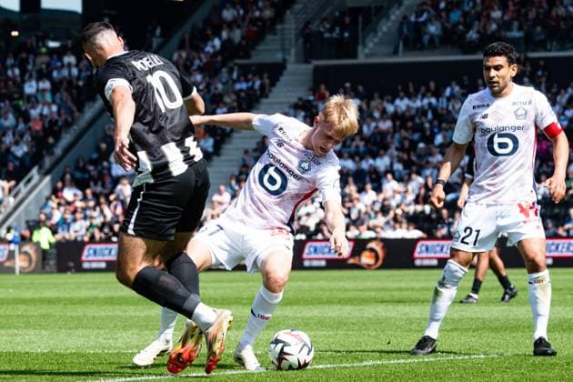 FOOTBALL : SCO Angers vs Lille OSC - Ligue 1 - JournÃ e 31 - 27 04 2025 Himad Abdelli (ANGERS SCO) Hakon Arnar Haraldsson (Lille OSC) AngersFrance  Copyright: xBaptistexAutissierx