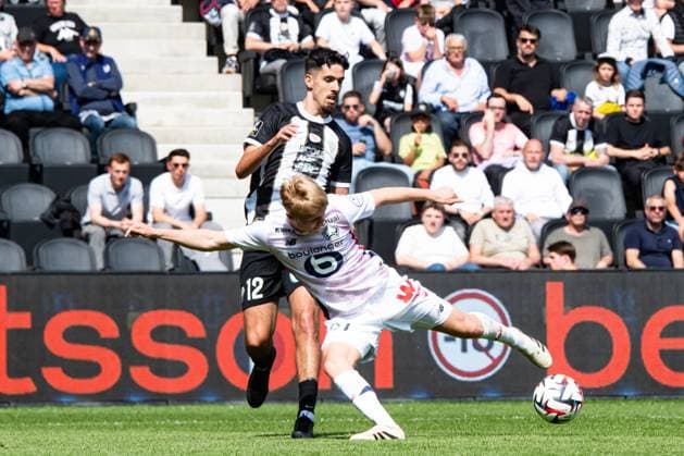 FOOTBALL : SCO Angers vs Lille OSC - Ligue 1 - JournÃ e 31 - 27 04 2025 Hakon Arnar Haraldsson (Lille OSC) ZinÃ dine Ould Khaled (ANGERS SCO) AngersFrance  Copyright: xBaptistexAutissierx