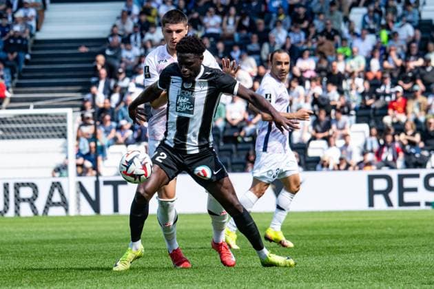 FOOTBALL : SCO Angers vs Lille OSC - Ligue 1 - JournÃ e 31 - 27 04 2025 Caelens Arcus (ANGERS SCO) Matias Fernandez-Pardo (Lille OSC) AngersFrance  Copyright: xBaptistexAutissierx