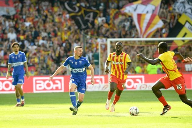 RC Lens v AJ Auxerre - Ligue 1 McDonalds 2024 2025 10 Gaetan PERRIN (aja) during the Ligue 1 McDonalds match between Lens and Auxerre at Stade Bollaert-Delelis on April 27, 2025 in Lens, France. Lens France  Copyright: xFEPx 776313134
