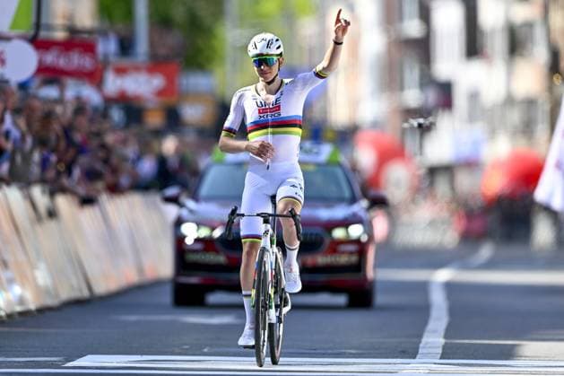 Slovenian Tadej Pogacar of UAE Team Emirates celebrate after winning the men elite race of the Liege-Bastogne-Liege one day cycling event, 252km from Liege, over Bastogne to Liege, Sunday 27 April 2025. ERICxLALMAND  x122001638x