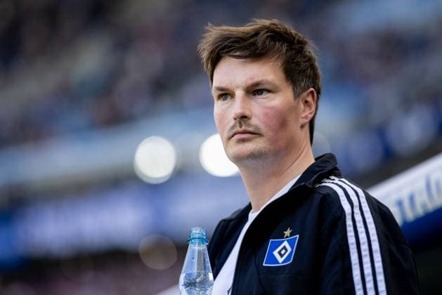 Hamburg, 27. April 2025 - Fußball, 2. Bundesliga 2024 25, Hamburger SV - Karlsruher SC: Merlin Polzin (Hamburger SV, Trainer) DFL REGULATIONS PROHIBIT ANY USE OF PHOTOGRAPHS AS IMAGE SEQUENCES AND OR QUASI-VIDEO.