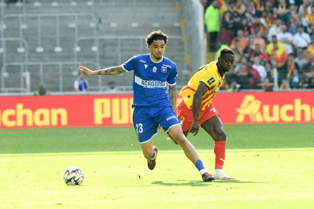 RC Lens v AJ Auxerre - Ligue 1 McDonalds 2024 2025 03 Deiver MACHADO (rcl) - 23 Ki-Jana HOEVER (aja) during the Ligue 1 McDonalds match between Lens and Auxerre at Stade Bollaert-Delelis on April 27, 2025 in Lens, France. Lens France  Copyright: xFEPx 776313134