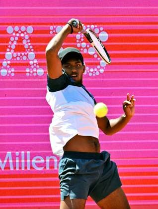 DHAMNE_Manas-IND-Estoril_Open_2025-ms1774 Estoril Open in Portugal, ATP, Tennis Herren 175, Pre-Qualification- 27-04-2025: Der Inder Manas DHAMNE, Indien, musste im finalen Relegationsmatch der Vor-Qualifikation gegen den Portugiesen Franciso ROCHA antreten Estoril Estoril Tenis Club Lisbon Portugal