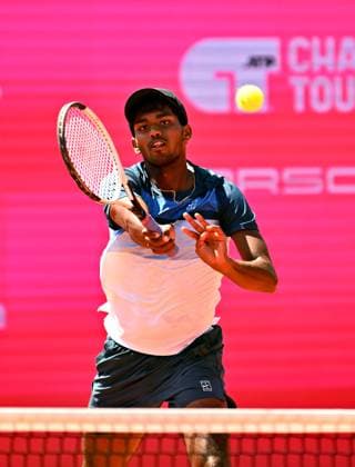 DHAMNE_Manas-IND-Estoril_Open_2025-ms1778 Estoril Open in Portugal, ATP, Tennis Herren 175, Pre-Qualification- 27-04-2025: Der Inder Manas DHAMNE, Indien, musste im finalen Relegationsmatch der Vor-Qualifikation gegen den Portugiesen Franciso ROCHA antreten Estoril Estoril Tenis Club Lisbon Portugal