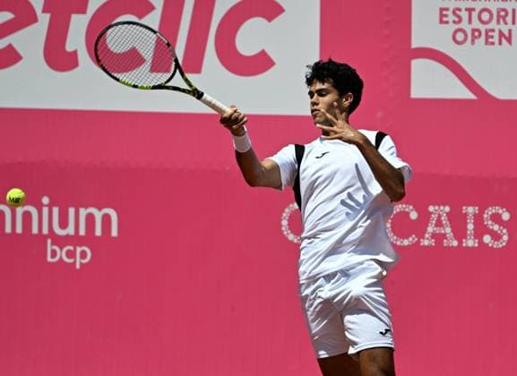 GRACA_Joao-POR-Estoril_Open_2025-ms1782 Estoril Open in Portugal, ATP, Tennis Herren 175, Pre-Qualification- 27-04-2025: Joao GRAÃ‡A, musste im finalen Relegationsmatch der Vor-Qualifikation gegen seinen portugiesischen Landsmann Pedro Araujo antreten Estoril Estoril Tenis Club Lisbon Portugal