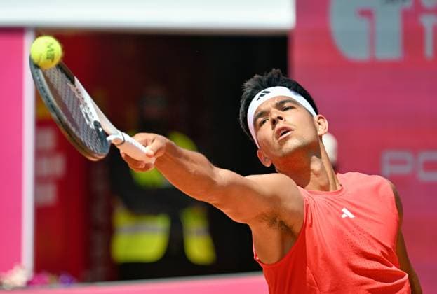 ROCHA_Francisco-POR--Estoril_Open-2025-ms0709-ms Estoril Open in Portugal, ATP, Tennis Herren 175, Pre-Qualification- 27-04-2025: Franciso ROCHA, Portugal, im finalen Relegationsmatch der Vor-Qualifikation gegen den Inder Manas DHAMNE Estoril Estoril Tenis Club Lisbon Portugal