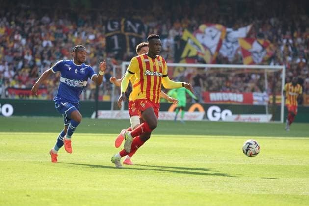 FOOTBALL : RC Lens vs AJ Auxerre - Ligue 1 - 27 04 2025 Abdulai BAH (RC Lens) et Ado ONAIWU (AJ Auxerre) lors du match RC Lens vs AJ Auxerre, Ligue 1, stade Bollaert-Delelis, le 27 avril 2025 - photo Laurent Sanson PsnewZ  Copyright: xLaurentxSANSONx xPsnewZx