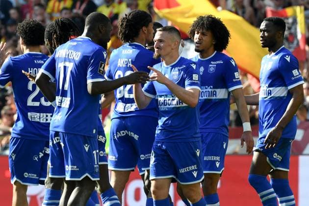 RC Lens v AJ Auxerre - Ligue 1 McDonalds 2024 2025 80 Han-Noah MASSENGO (aja) - 10 Gaetan PERRIN (aja) during the Ligue 1 McDonalds match between Lens and Auxerre at Stade Bollaert-Delelis on April 27, 2025 in Lens, France. Lens France  Copyright: xFEPx 776313134