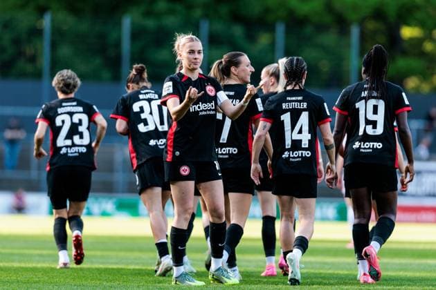 Google Pixel Frauen-Bundesliga, 1. FC Köln - Eintracht Frankfurt; 27.04.2025 Jubel zum 0:1 durch Laura Freigang (Eintracht Frankfurt, 10) Google Pixel Frauen-Bundesliga, 1. FC Köln - Eintracht Frankfurt, Köln, Franz-Kremer-Stadion am 27.04.2025 DFB REGULATIONS PROHIBIT ANY USE OF PHOTOGRAPHS AS IMAGE SEQUENCES AND OR QUASI-VIDEO. Copyright: xBEAUTIFULxSPORTS Wunderlx