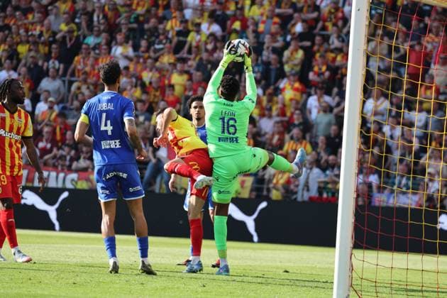 FOOTBALL : RC Lens vs AJ Auxerre - Ligue 1 - 27 04 2025 Donovan LEON (AJ Auxerre) lors du match RC Lens vs AJ Auxerre, Ligue 1, stade Bollaert-Delelis, le 27 avril 2025 - photo Laurent Sanson PsnewZ  Copyright: xLaurentxSANSONx xPsnewZx