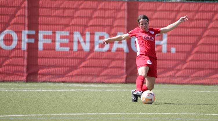 27.04.2025 xmgoodx Offenbach Fussball Regionalliga Süd Saison 2024 2025 Frauen Kickers Offenbach gegen Eintracht Frankfurt U19 Meike Weber (17, OFC Frauen)