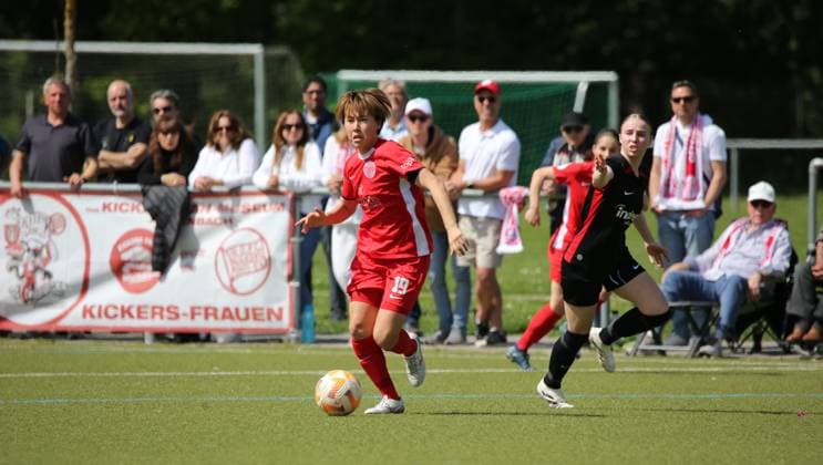 27.04.2025 xmgoodx Offenbach Fussball Regionalliga Süd Saison 2024 2025 Frauen Kickers Offenbach gegen Eintracht Frankfurt U19 Sari Kobayashi (19, OFC Frauen)