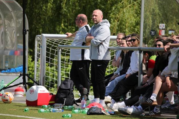 27.04.2025 xmgoodx Offenbach Fussball Regionalliga Süd Saison 2024 2025 Frauen Kickers Offenbach gegen Eintracht Frankfurt U19 Johannes Kurt Thomas Munkelt Trainer OFC Frauen