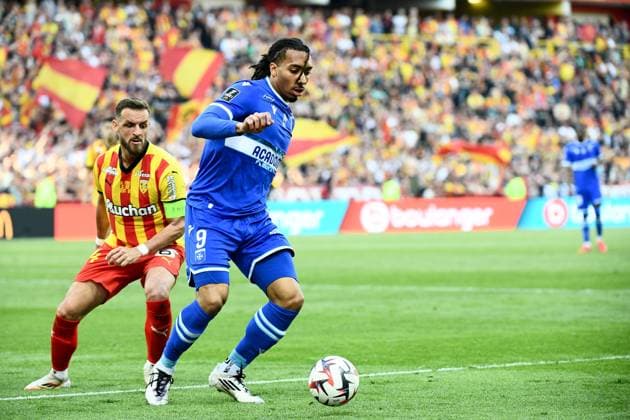 RC Lens v AJ Auxerre - Ligue 1 McDonalds 2024 2025 24 Jonathan GRADIT (rcl) - 09 Theo BAIR (aja) during the Ligue 1 McDonalds match between Lens and Auxerre at Stade Bollaert-Delelis on April 27, 2025 in Lens, France. Lens France  Copyright: xFEPx 776313134