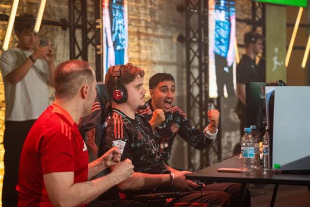 VBL Grand Final by WOW, 27.04.2025 Koray Kücükgünar (KKORAY_ , FC Bayern München) und Furkan Kayacik (FurkyPlayz , FC Bayern München) ;VBL Grand Final by WOW, 27.04.2025,Köln,Deutschland