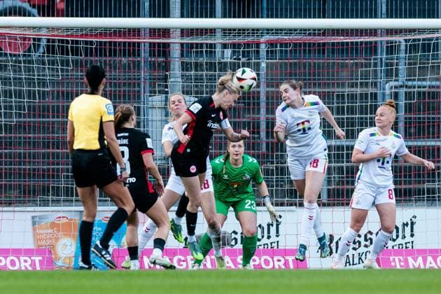 Google Pixel Frauen-Bundesliga, 1. FC Köln - Eintracht Frankfurt; 27.04.2025 Laura Freigang (Eintracht Frankfurt, 10) köpft das Tor zum 0:3 Google Pixel Frauen-Bundesliga, 1. FC Köln - Eintracht Frankfurt, Köln, Franz-Kremer-Stadion am 27.04.2025 DFB REGULATIONS PROHIBIT ANY USE OF PHOTOGRAPHS AS IMAGE SEQUENCES AND OR QUASI-VIDEO. Copyright: xBEAUTIFULxSPORTS Wunderlx