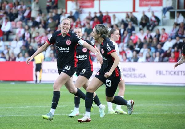 27.04.2025, xgrfx, Fussball Google Pixel Frauen-Bundesliga, 1.FC Köln - Eintracht Frankfurt v.l. Tor, Laura Freigang (Eintracht Frankfurt) (DFL DFB REGULATIONS PROHIBIT ANY USE OF PHOTOGRAPHS as IMAGE SEQUENCES and or QUASI-VIDEO) Köln