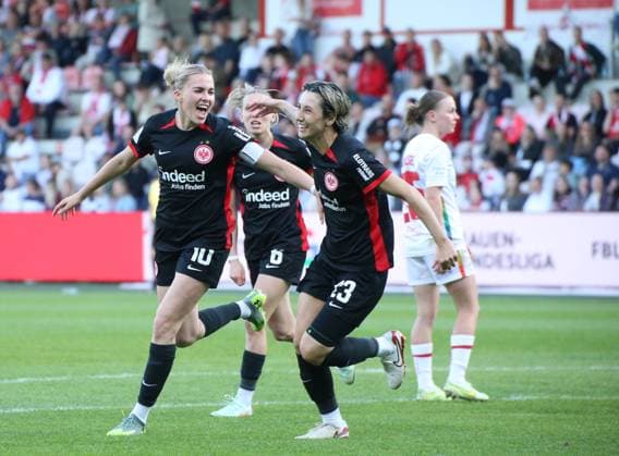 27.04.2025, xgrfx, Fussball Google Pixel Frauen-Bundesliga, 1.FC Köln - Eintracht Frankfurt v.l. Tor, Laura Freigang (Eintracht Frankfurt) (DFL DFB REGULATIONS PROHIBIT ANY USE OF PHOTOGRAPHS as IMAGE SEQUENCES and or QUASI-VIDEO) Köln