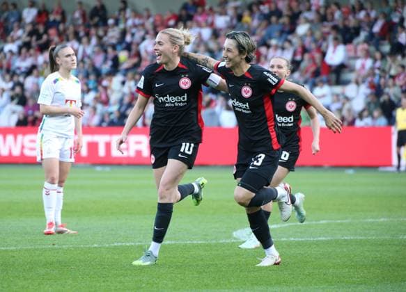 27.04.2025, xgrfx, Fussball Google Pixel Frauen-Bundesliga, 1.FC Köln - Eintracht Frankfurt v.l. Tor, Laura Freigang (Eintracht Frankfurt) (DFL DFB REGULATIONS PROHIBIT ANY USE OF PHOTOGRAPHS as IMAGE SEQUENCES and or QUASI-VIDEO) Köln