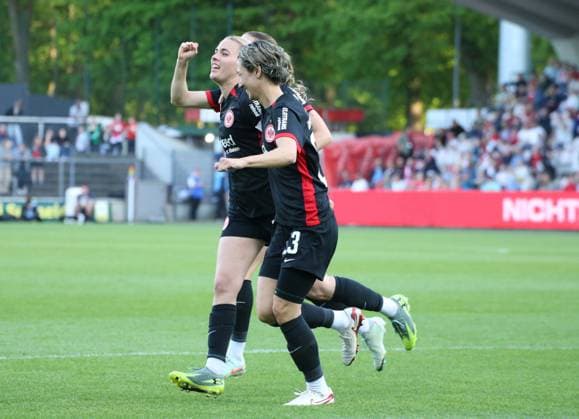27.04.2025, xgrfx, Fussball Google Pixel Frauen-Bundesliga, 1.FC Köln - Eintracht Frankfurt v.l. Tor, Laura Freigang (Eintracht Frankfurt) (DFL DFB REGULATIONS PROHIBIT ANY USE OF PHOTOGRAPHS as IMAGE SEQUENCES and or QUASI-VIDEO) Köln