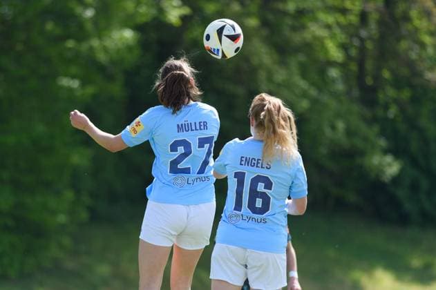 Aschheim, Germany, April 27th, 2025: Malou Müller (27 SG 99 Andernach) and Karla Engels (16 SG 99 Andernach) going for a header during the 2. Frauen-Bundesliga match between FC Bayern Munich II and SG 99 Andernach at Sportpark Aschheim, Germany. (Sven Beyrich SPP) Copyright: xSvenxBeyrich SPPx spp-en-SvBe-20250427-D4S_0026