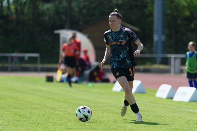 Aschheim, Germany, April 27th, 2025: Sarah Ernst (10 FC Bayern Munich II) during the 2. Frauen-Bundesliga match between FC Bayern Munich II and SG 99 Andernach at Sportpark Aschheim, Germany. (Sven Beyrich SPP) Copyright: xSvenxBeyrich SPPx spp-en-SvBe-20250427-D4S_9993