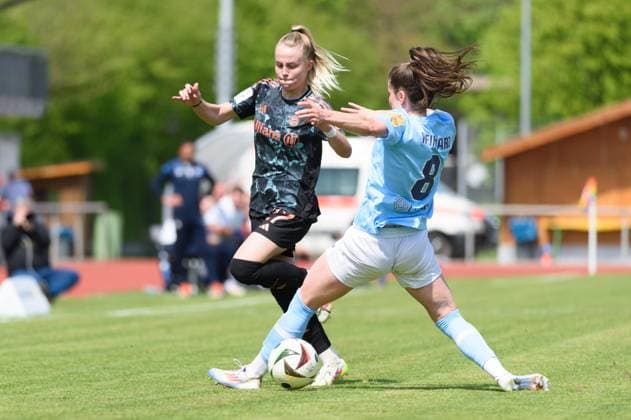Aschheim, Germany, April 27th, 2025: Laura Gloning (27 FC Bayern Munich II) and Maren Weingarz (8 SG 99 Andernach) during the 2. Frauen-Bundesliga match between FC Bayern Munich II and SG 99 Andernach at Sportpark Aschheim, Germany. (Sven Beyrich SPP) Copyright: xSvenxBeyrich SPPx spp-en-SvBe-20250427-D4S_0126