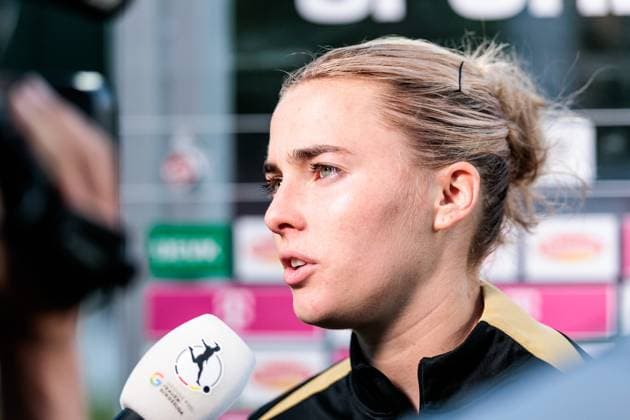 Google Pixel Frauen-Bundesliga, 1. FC Köln - Eintracht Frankfurt; 27.04.2025 Laura Freigang (Eintracht Frankfurt, 10) im Interview Google Pixel Frauen-Bundesliga, 1. FC Köln - Eintracht Frankfurt, Köln, Franz-Kremer-Stadion am 27.04.2025 DFB REGULATIONS PROHIBIT ANY USE OF PHOTOGRAPHS AS IMAGE SEQUENCES AND OR QUASI-VIDEO. Copyright: xBEAUTIFULxSPORTS Wunderlx