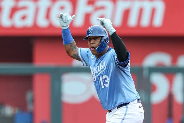 MLB, Baseball Herren, USA 2025: Astros Vs Royals APR 27 April 27, 2025: Kansas City Royals catcher Salvador Perez (13) reacts to his double during the second inning against the Houston Astros at Kauffman Stadium in Kansas City, MO. David Smith CSM (Credit Image: Â David Smith Cal Media) Kansas City Mo United States of America EDITORIAL USE ONLY Copyright: xx ZUMA-20250427_zma_c04_075.jpg DavidxSmithx csmphotothree379358