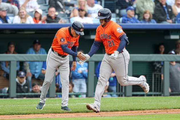 MLB, Baseball Herren, USA 2025: Astros Vs Royals APR 27 April 27, 2025: Houston Astros catcher Yainer Diaz (21) and Houston Astros third base coach Tony Perezchica (12) react to Diaz solo home run during the seventh inning against the Kansas City Royals at Kauffman Stadium in Kansas City, MO. David Smith CSM (Credit Image: Â David Smith Cal Media) Kansas City Mo United States of America EDITORIAL USE ONLY Copyright: xx ZUMA-20250427_zma_c04_094.jpg DavidxSmithx csmphotothree379376
