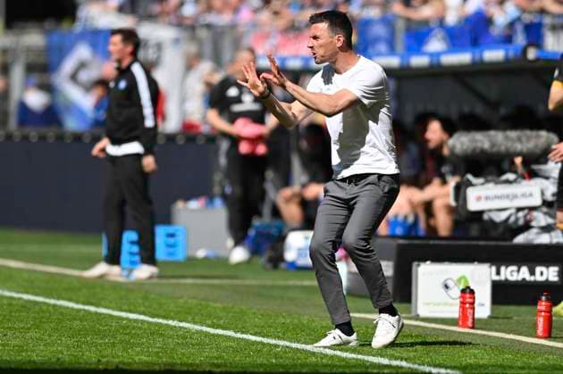 GER; 2. FBL,, Hamburger SV vs Karlsruher SC 27.04.2025, Volksparkstadion, Hamburg, GER; 2. FBL, Hamburger SV vs Karlsruher SC im Bild Trainer Christian Eichner (Karlsruhe)