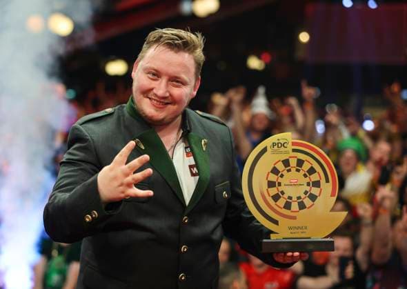 Bilder des Jahres 2025, Sport 04 April Sport Themen der Woche KW17 Sport Bilder des Tages DARTS - PDC, Austrian Darts Open PREMSTAETTEN,AUSTRIA,27.APR.25 - DARTS - PDC European Tour, Austrian Darts Open. Image shows Martin Schindler (GER).  GEPAxpictures xWolfgangxGrebien