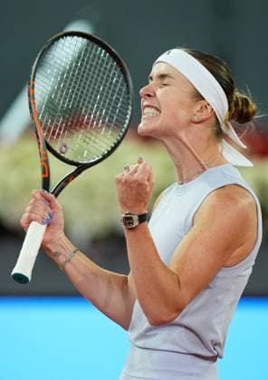 Sport Themen der Woche KW17 Sport Bilder des Tages April 27, 2025, Madrid, Madrid, Spain: Elina Svitolina of Ukraine celebrates the victory against Elena Rybakina of Kazakhstan during the Mutua Madrid Open 2025, ATP, Tennis Herren Masters 1000 and WTA, Tennis Damen 1000, tennis tournament celebrated at Caja Magica on April 27, 2025 in Madrid, Spain. Madrid Spain - ZUMAa181 20250427_zaa_a181_458 Copyright: xDennisxAgyemanx