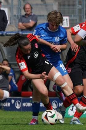 27.04.2025 - Fussball - Saison 2024 2025 - 2. Frauen - Fussball - Bundesliga - 23. Spieltag: 1. FC Nürnberg FCN ( Club Clubfrauen ) - SV Meppen - Sportfoto Zink ChPr - xdcxcpx - 27.04.2025 - Fussball - Saison 2024 2025 - 2. Frauen - Fussball - Bundesliga - 23. Spieltag: 1. FC Nürnberg FCN ( Club Clubfrauen ) - SV Meppen - Sportfoto Zink ChPr - xdcxcpx - Jonna Brengel (17, 1. FC Nürnberg FCN ), Lea Mauly (19, SV Meppen )