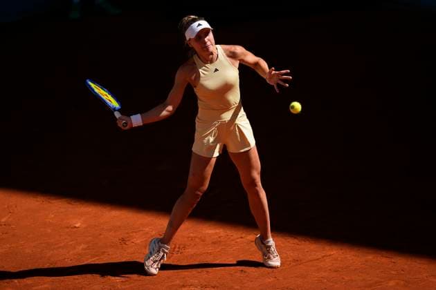 April 28, 2025, Madrid, Madrid, Spain: Yuliia Starodubtseva of Ukraine in action against Mirra Andreeva of Russia during the Mutua Madrid Open 2025, ATP, Tennis Herren Masters 1000 and WTA, Tennis Damen 1000 tennis tournament, celebrated at Caja Magica on April 28, 2025 in Madrid, Spain. Madrid Spain - ZUMAa181 20250428_zaa_a181_060 Copyright: xOscarxJ.xBarrosox