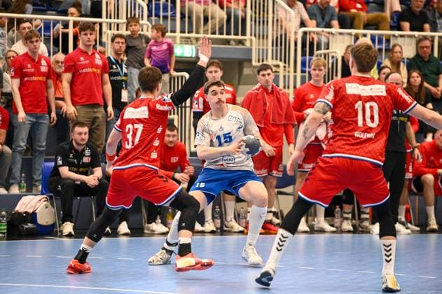 Marcel Nowak TuSEM Essen - Dessau-Rosslauer HV 06 27.04.2025 Marcel Nowak (Dessau-Rosslauer HV 06), 2. Handball Bundesliga TuSEM Essen - Dessau-Rosslauer HV 06 am 27. April 2025 in der Sporthalle am Hallo, Essen. Endstand: 27:28. *** Marcel Nowak TuSEM Essen Dessau Rosslauer HV 06 27 04 2025 Marcel Nowak Dessau Rosslauer HV 06 , 2 Handball Bundesliga TuSEM Essen Dessau Rosslauer HV 06 on April 27, 2025 in the Sporthalle am Hallo, Essen Final score 27 28