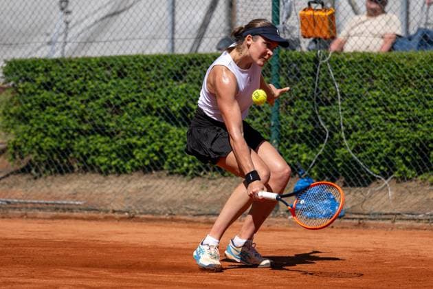 28.04.2025, GER, Frauen, Wiesbaden Tennis Open - 2. Runde - Qualifikation Einzel Tara Wuerth (CRO) holt zum Schlag aus. Wiesbaden-Nordenstadt T2 Sports Health Club Hessen Deutschland